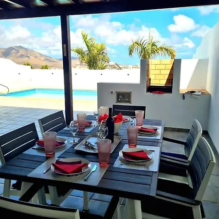 Nitho - Heated Pool, Panoramic View, Privacy Villa